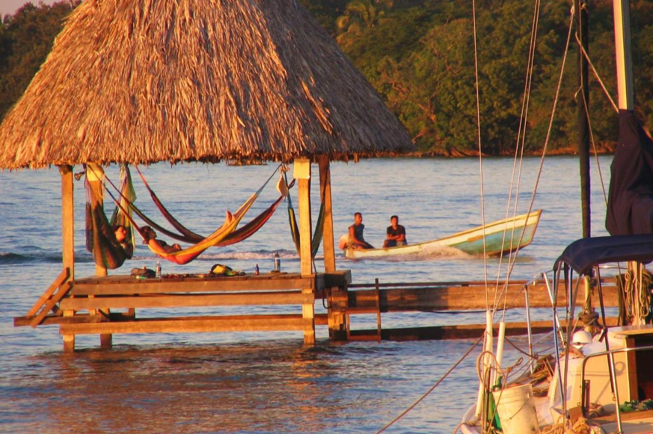 Denny'S Beach Resort Hotel Mariscos 外观 照片