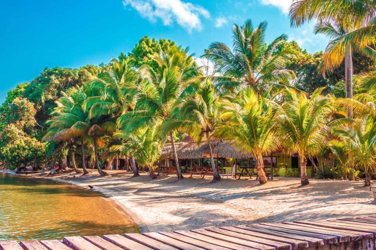 Denny'S Beach Resort Hotel Mariscos 外观 照片